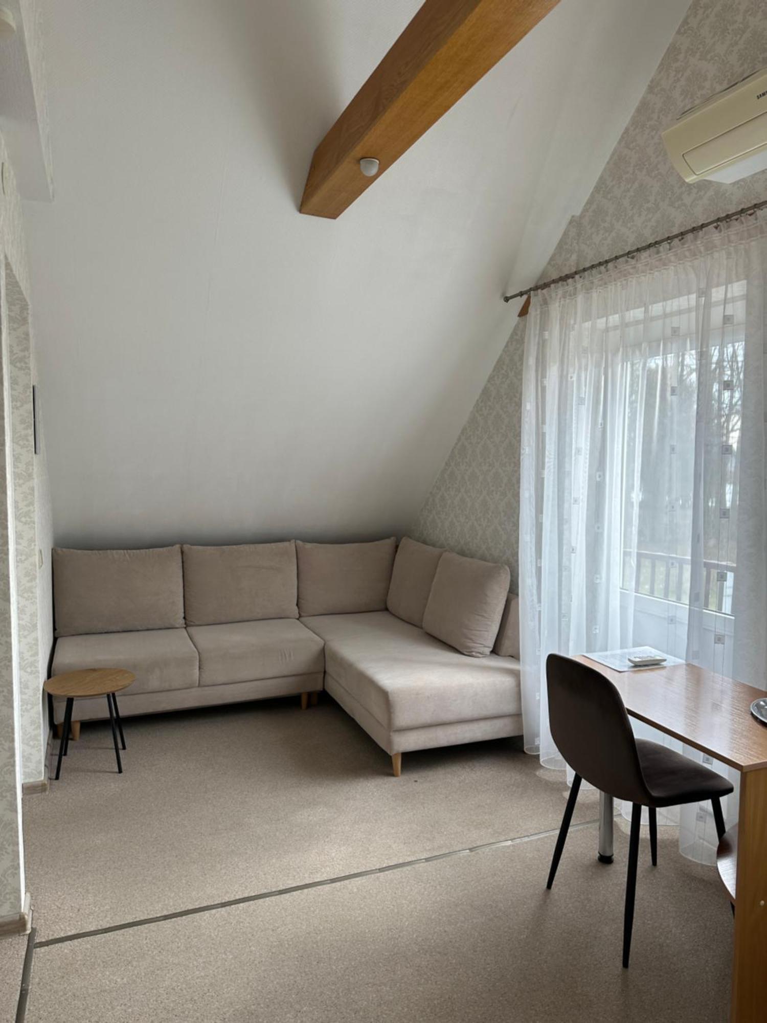 Asmonienes Sveciu Namai "Senoji Mokyklele" Hotel Smalininkai Exterior foto