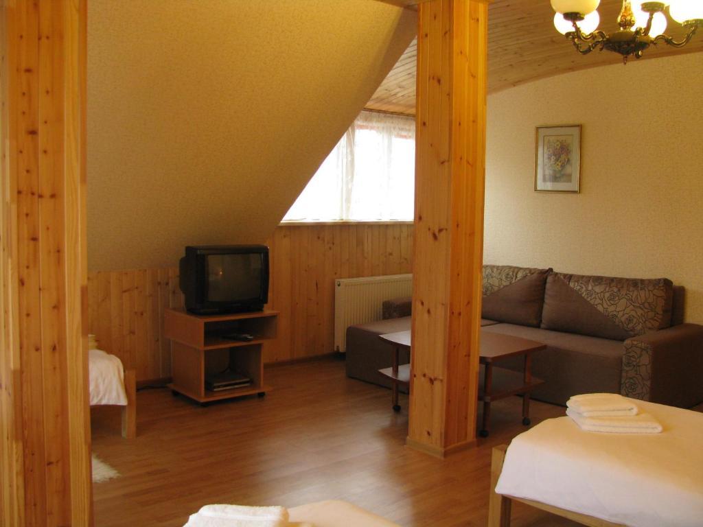 Asmonienes Sveciu Namai "Senoji Mokyklele" Hotel Smalininkai Quarto foto