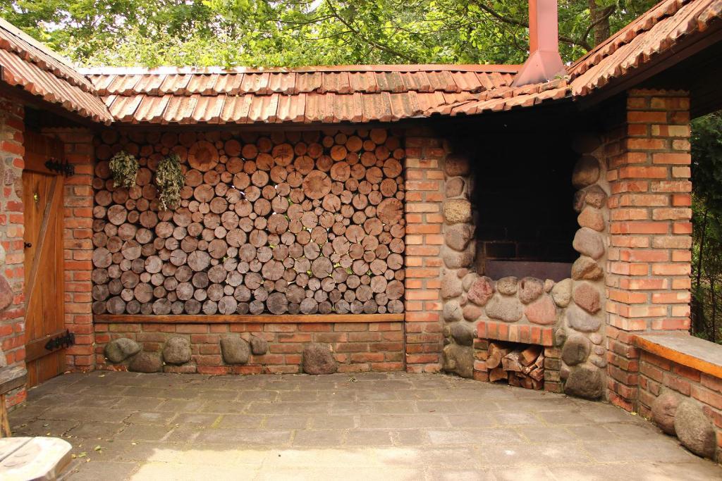 Asmonienes Sveciu Namai "Senoji Mokyklele" Hotel Smalininkai Exterior foto